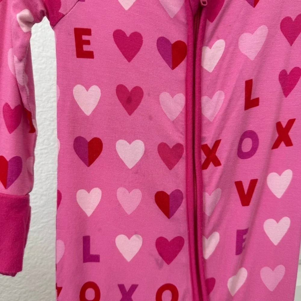 Little Sleepies- Valentines Day Zippy 6-12